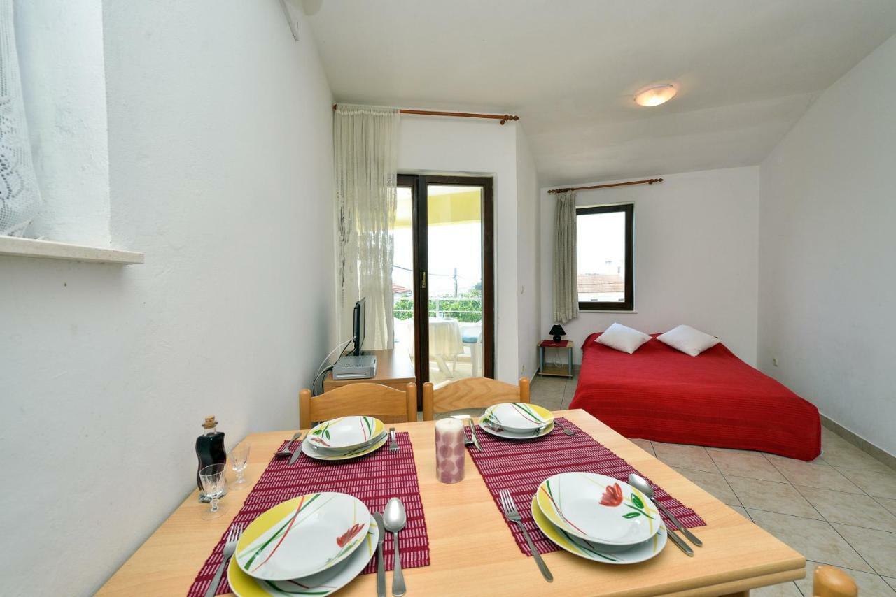 Apartments Ana Petrčane Kültér fotó