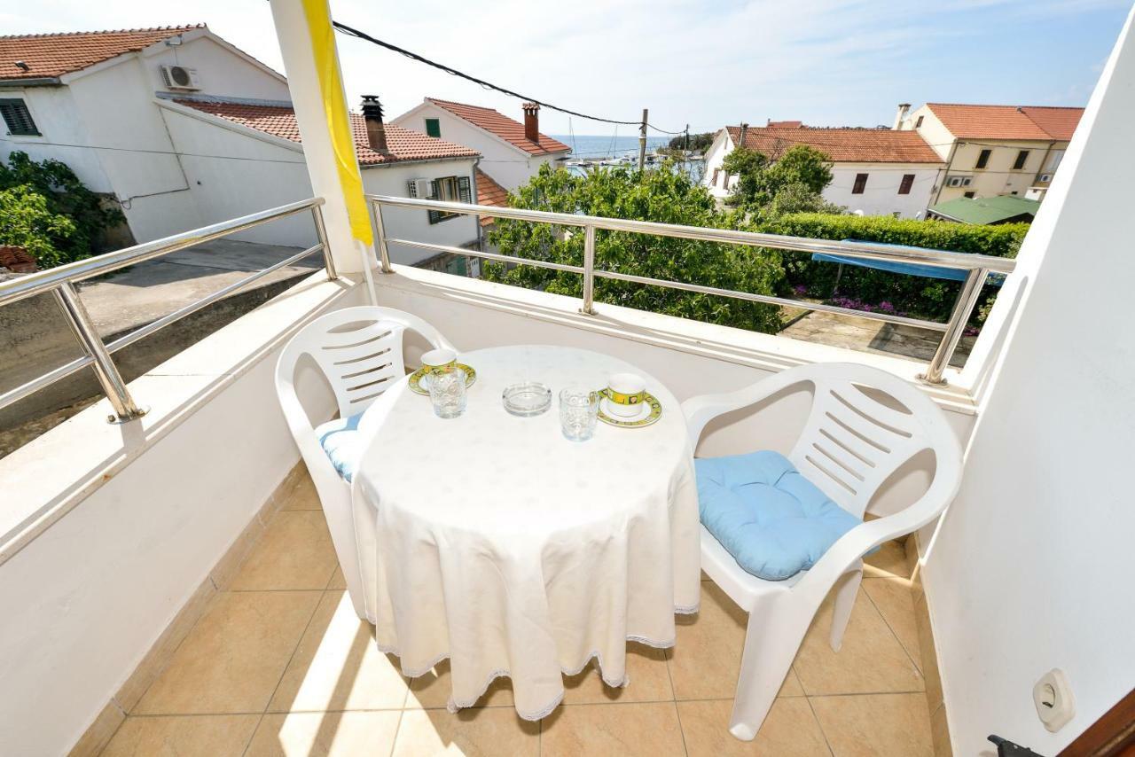 Apartments Ana Petrčane Kültér fotó